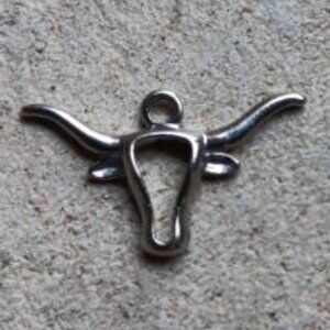 Texas Longhorn Cow Pendant Silver Tone 1 inch